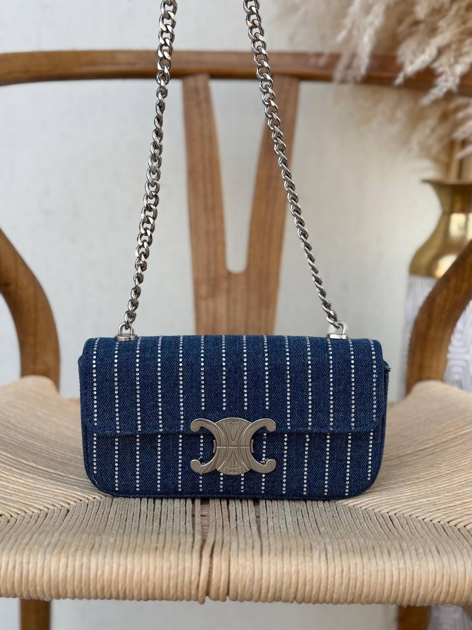 CELINE
21cm
310 dhs🇦🇪
Top quality 
With box🎁

Zain167
♥️♥️♥️