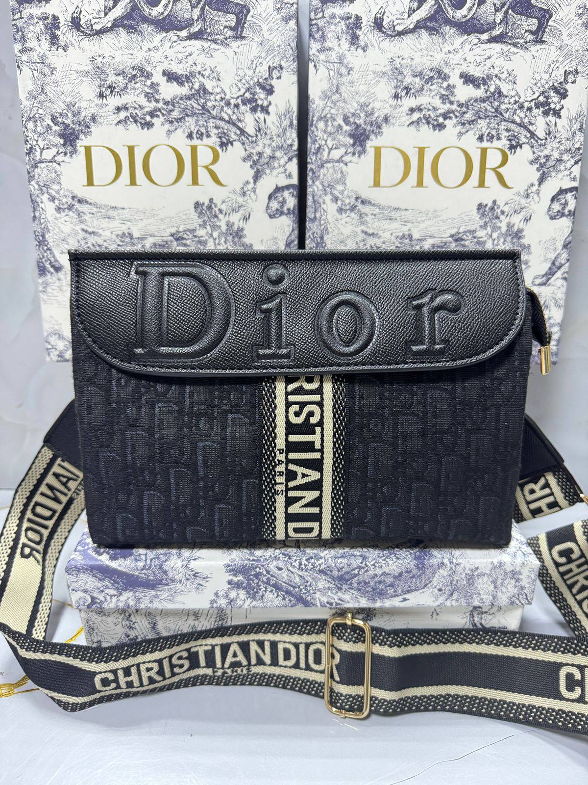 Dior
Fendi
Gucci

Withbox

85 dhs🇦🇪🇦🇪

Zain136
Zain50
♥️♥️♥️
