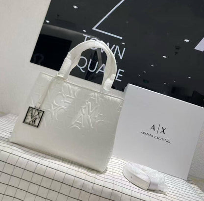 A | X
Armani Exchange
115 dhs🪙🖤
high quality 32Cm  
New come

Zain26
♥️♥️♥️