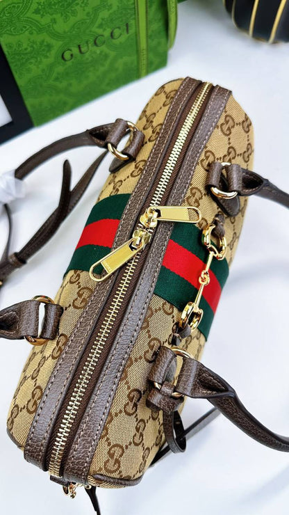 GUCCI 

NEW CAME 
HIGH QUALITY 

WITH BOX 
125 dhs🇦🇪🇦🇪

Zain39
♥️♥️♥️