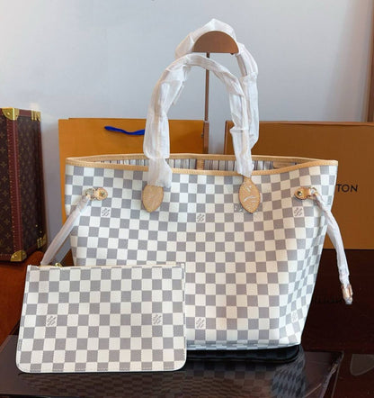 LV
 NEVERFULL 
 GOOD QUALITY 
WITH BOX 
🎁🎁🎁

100 dhs✅

Zain39
♥️♥️♥️