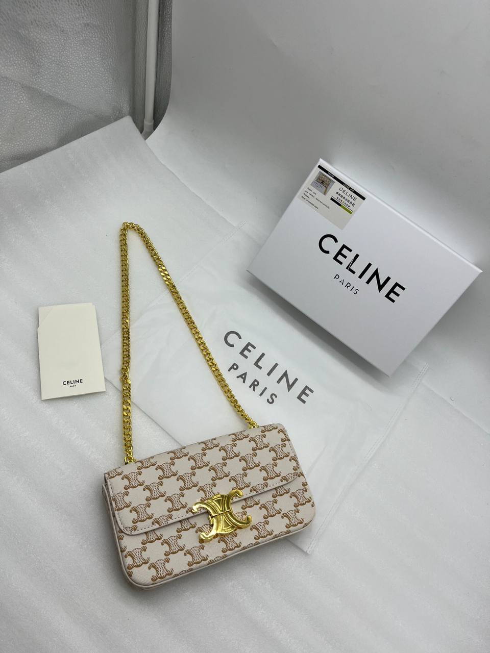 CELINE 
95 dhs✅

Best quality 
with box🎁
 size 21 CM

Zain290
♥️♥️♥️