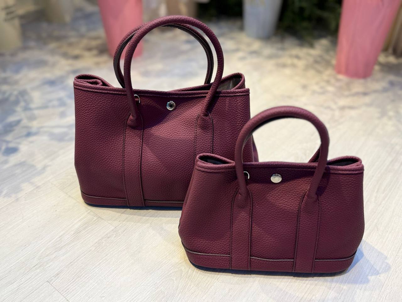 Hermes

25cm  95 dhs✅
30cm  100 dhs✅

Zain44
♥️♥️♥️