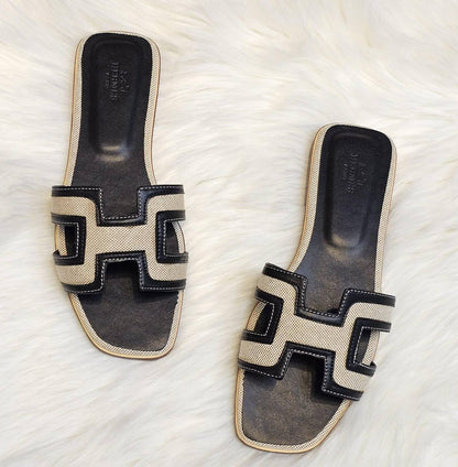 HERMES 
☘️ *SIZE  36  to 41 ☘️                                                                                                       
180 dhs✅

Zain224
♥️♥️♥️