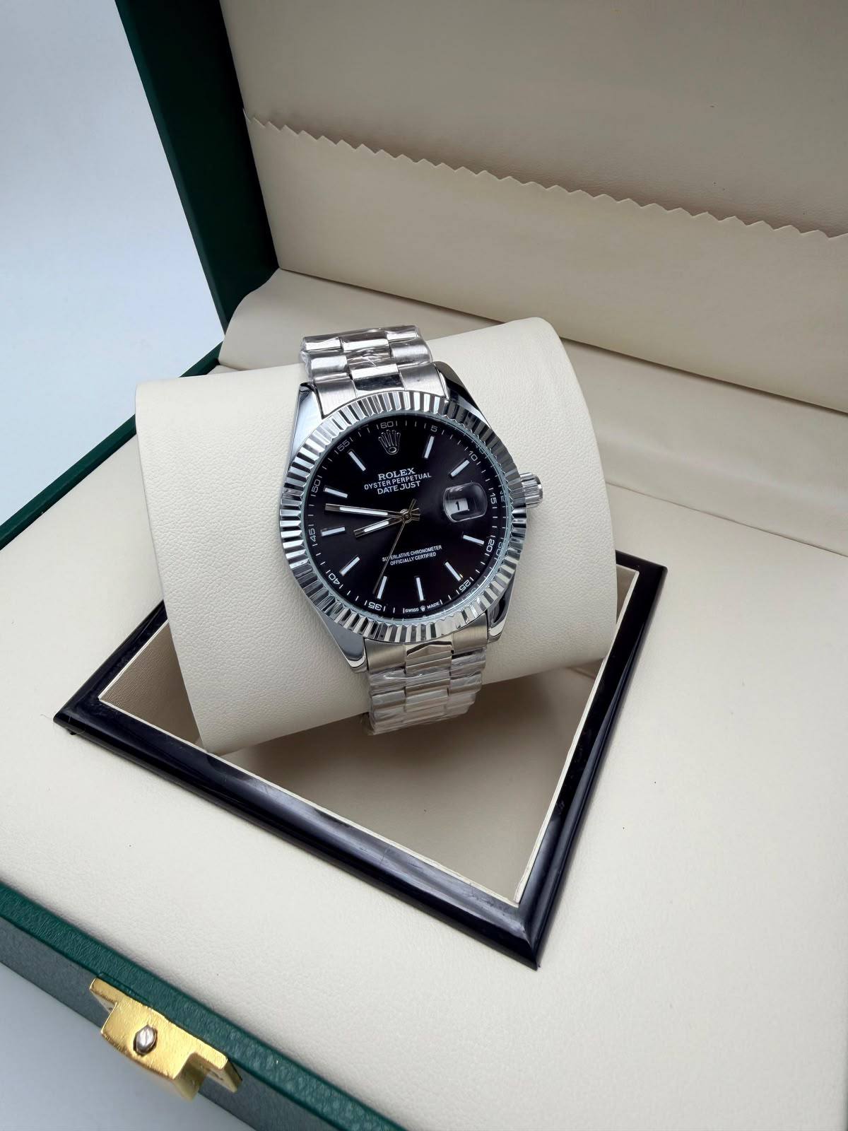 Rolex

60 dhs🇦🇪🇦🇪

Zain45
♥️♥️♥️