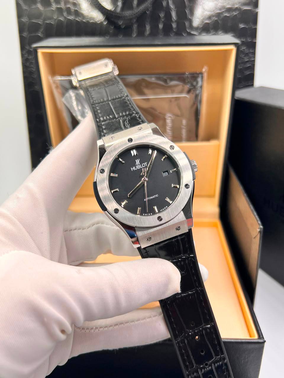 Hublot
240 dhs🇦🇪🇦🇪
Automatic

Zain85
♥️♥️♥️