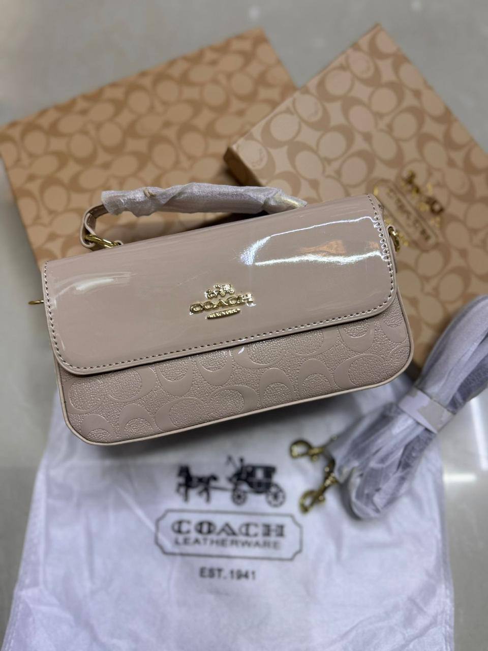 💗 Coach Josie
1️⃣ First quality＋🎁
Size : 20 * 11 * 6 cm
75 dhs🪙🌨️
with box🎁

Zain115
♥️♥️♥️