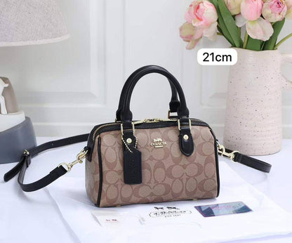 ❤️  Coach Rowan
1️⃣ First quality + 🎁
Size : 21 * 15  cm
85 dhs💓
with box 🎁

Zain115
♥️♥️♥️