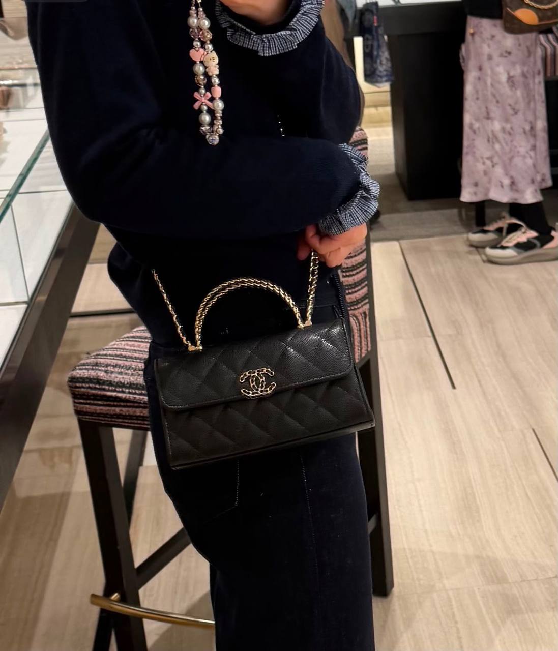 Chanel
105 dhs🇦🇪🇦🇪
good-quality with box 

Zain35
♥️♥️♥️