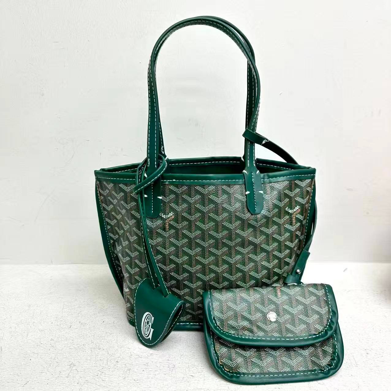 Goyard 
65 dhs✅

Zain232
♥️♥️♥️