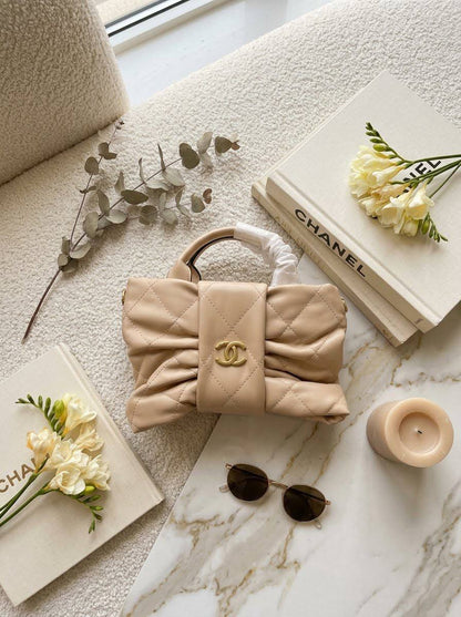 Chanel

90 dhs

With box

Zain72
♥️♥️♥️