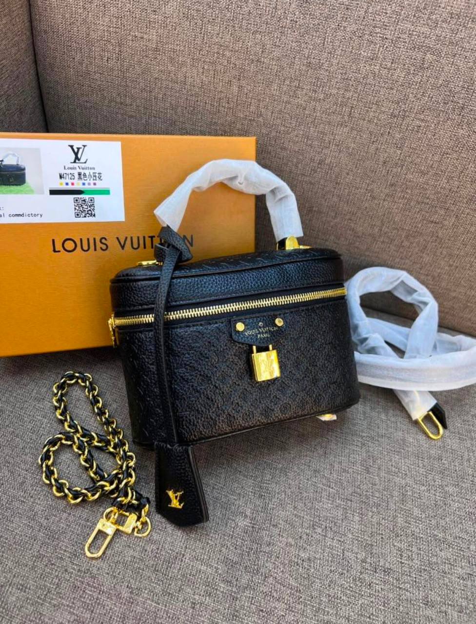 LV
95 dhs💓
High-quality 

with box
🎁🎁🎁

Zain35
♥️♥️♥️