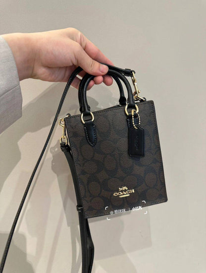 Coach
80 dhs💓

Zain35
♥️♥️♥️