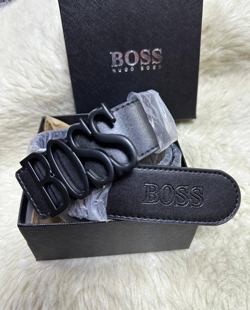 Belt for Man
Wide：4.0 cm
Long：115/120/125 cm
With box 
30 dhs🇦🇪🇦🇪

Zain136
♥️♥️♥️