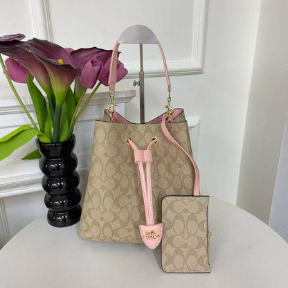 Coach       

Size ：26×17×25cm

90 dhs🪙🌨️

Zain04
♥️♥️♥️
