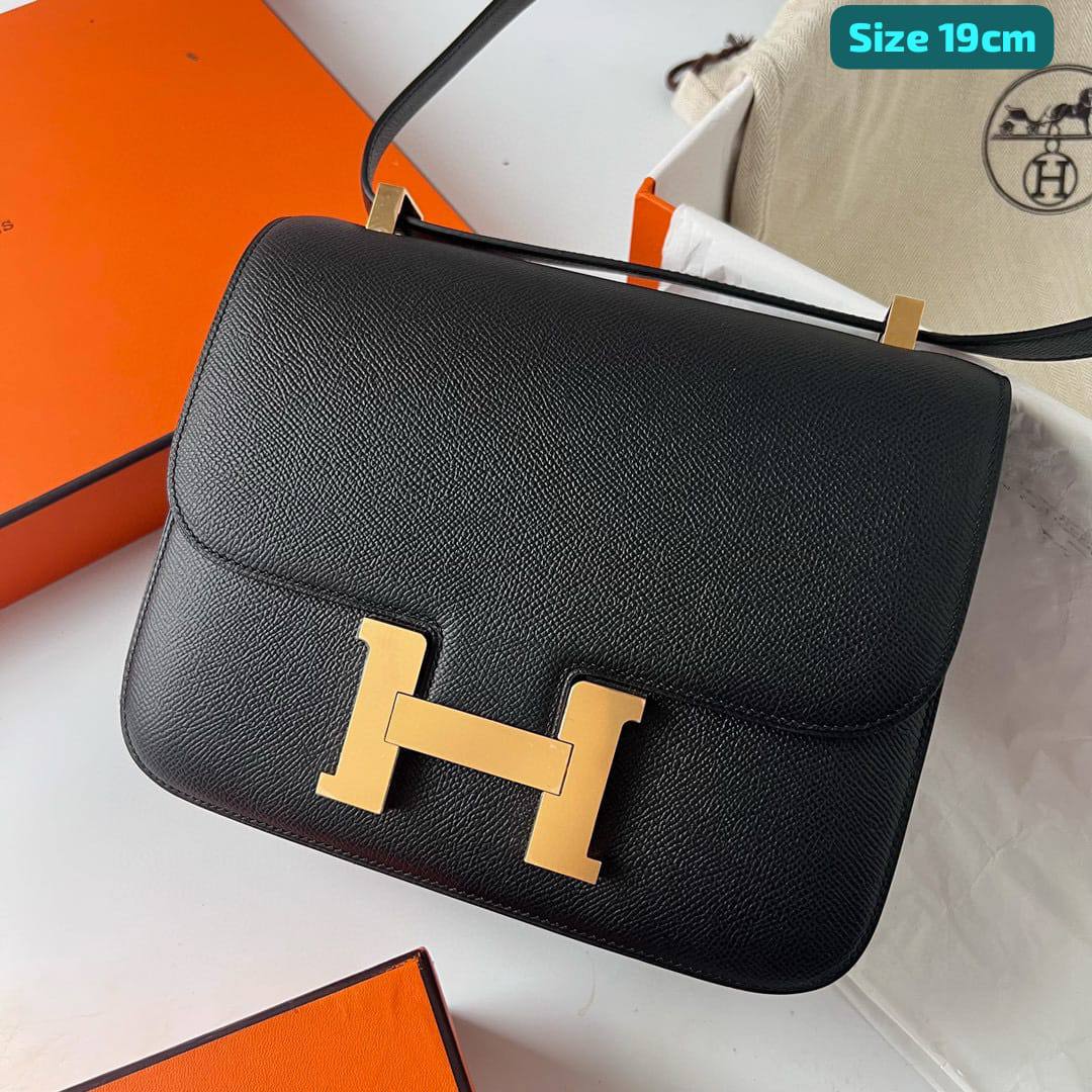 Hermes

Good quality 

with box 
🎁🎁🎁

95 dhs❣️

Zain186
♥️♥️♥️