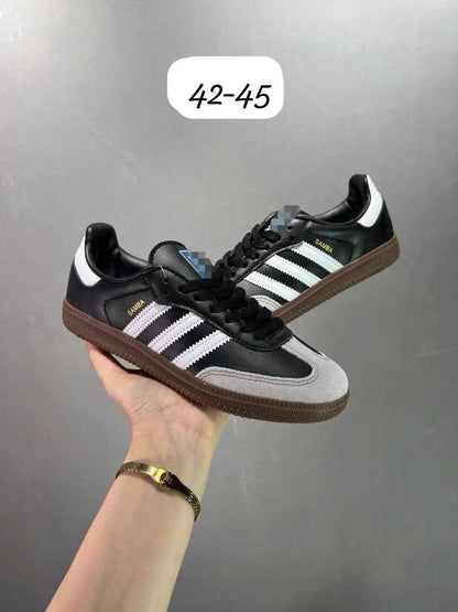 Adidas
Good quality 
100 dhs✅

Zain138
♥️♥️♥️