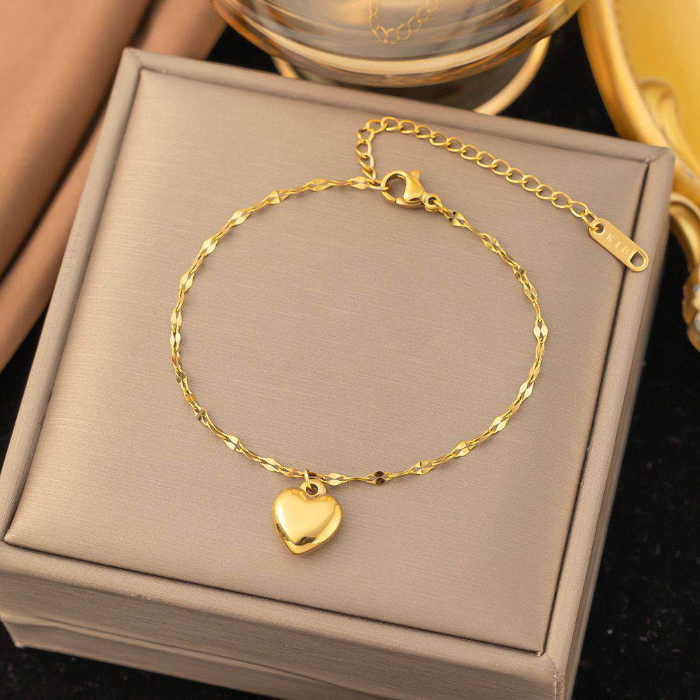 New arrival stainless steel with 18k gold plated Non tarnish  bracelet 
20 dhs🪙🖤 

Zain243
♥️♥️♥️