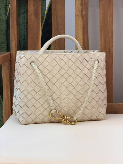 BOTTEGA VENETA💫
VIP Quality ⚡️
Original Packing 🎁
Size 25CM📏
For Price 👇 WhatsApp✅
0568585901 
0507557372
0552275751 Owner Zain 👌

Zain321
♥️♥️♥️