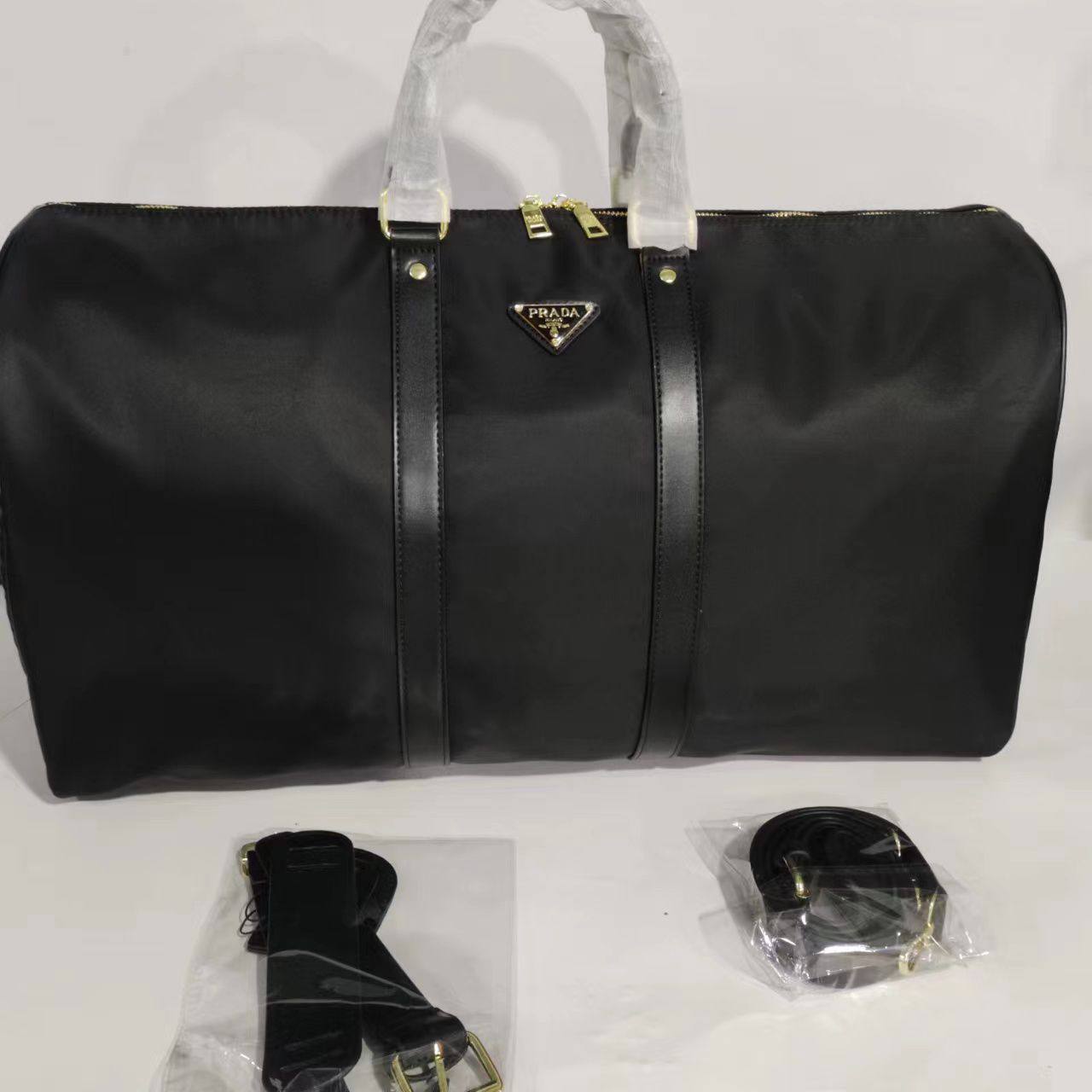 LV
Travel Bags
55cm 
120 dhs✅

Zain143
♥️♥️♥️