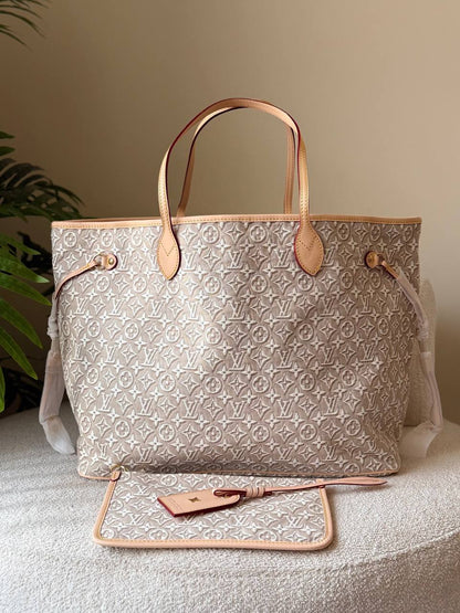 🌿💗*Louis Vuitton*😍🍃
    
            🍂 🩵🤍 🍂
For Price 👇 WhatsApp✅
0568585901 
0507557372
0552275751 Owner Zain 👌

Zain246
♥️♥️♥️