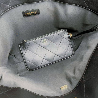 CHANEL
 COPY ONE
190 dhs✅

Zain295
♥️♥️♥️