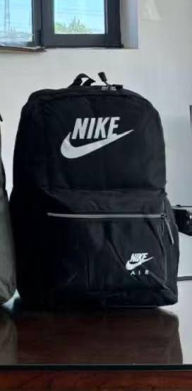Nike
47*35 cm
55 dhs🇦🇪🇦🇪

Zain17
♥️♥️♥️