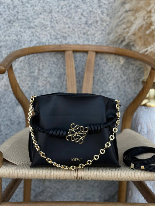 New Collection✨✨✨
LOEWE
24cm
350 dhs🪙🌨️
Top quality 
With box🎁

Zain167
♥️♥️♥️