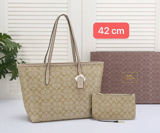 COACH 
good quality

with box 
🎁🎁🎁

100 dhs🪙

Zain102
♥️♥️♥️