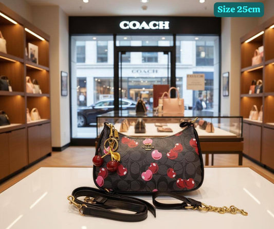 Coach
Best quality

With box’s
🎁🎁🎁

95 dhs🗽
size 25cm

Zain158
♥️♥️♥️