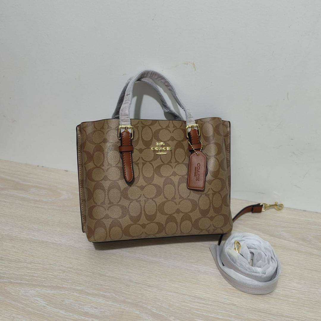 Coach
90 dhs🪙💕 
high quality

Zain26
♥️♥️♥️