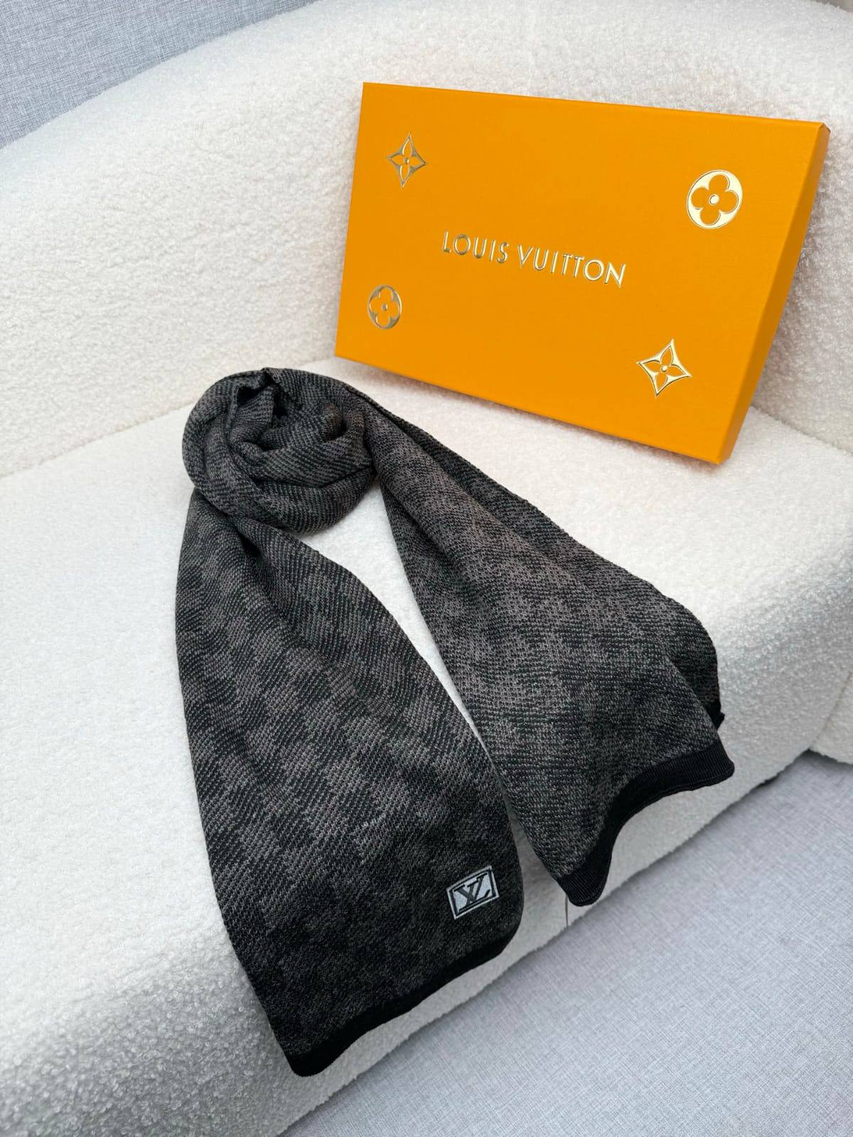 NEW COLLECTION👌🏻
Louis Vuitton SCARF MAN❤‍🔥
 MASTER Quality👑With Original Packaging👌🏻

230 dhs🇦🇪🇦🇪

Zain329
♥️♥️♥️