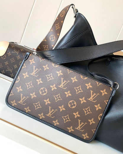 LV

MASTER QUALITY 

WITH DOUBLE BOX 
🎁🎁🎁

300 dhs🪙🖤

Zain39
♥️♥️♥️