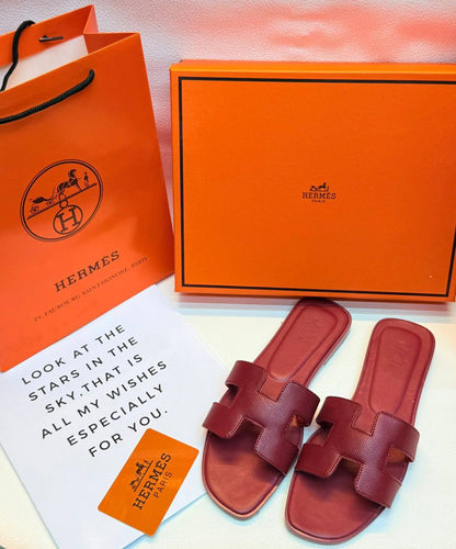 Hermes
Size 36 to 41
75 dhs✅

Zain236
♥️♥️♥️