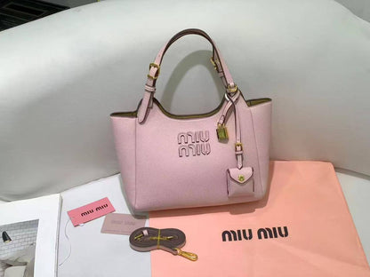 Miu Miu
120 dhs✅

Zain143
♥️♥️♥️