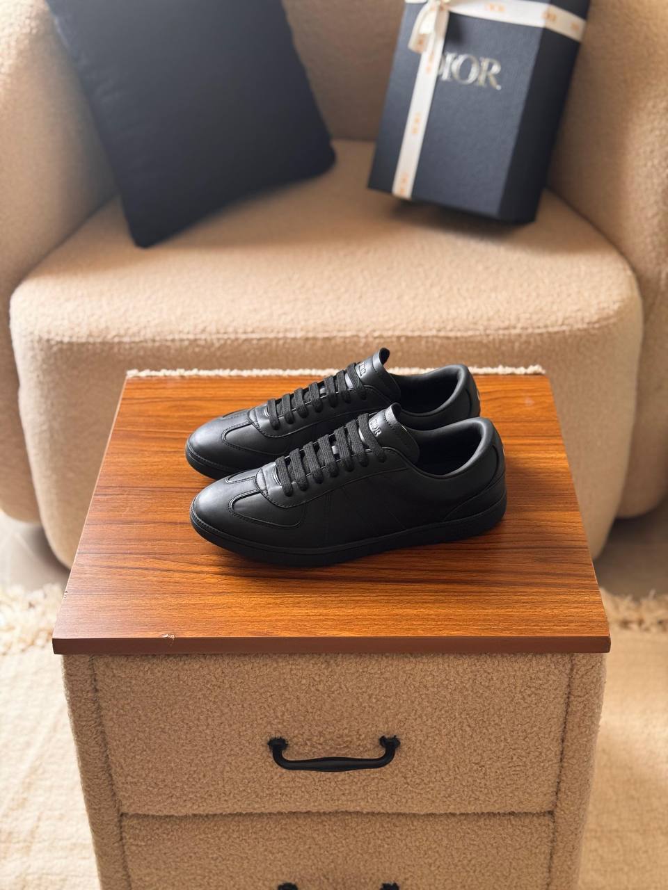 Christian Dior B01
*AAA quality*
*size:40 to 46* 
470 dhs🪙🌨️

Zain185
♥️♥️♥️