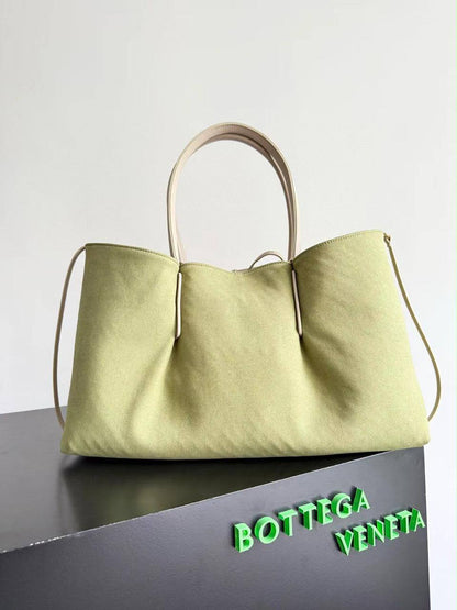 Bottega Veneta Pinacoteca tote bag 

For Price 👇 WhatsApp✅
0568585901 
0507557372
0552275751 Owner Zain 👌

Zain71
♥️♥️♥️