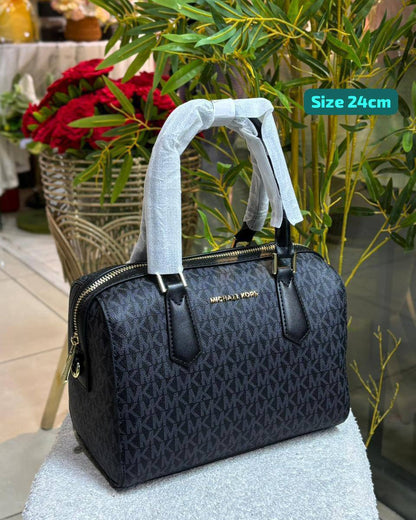 MK
Best quality
95 dhs✅
size 24cm

Zain158
♥️♥️♥️