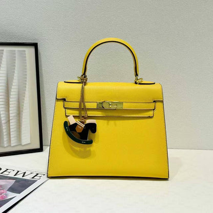 Hermes

with box
🎁🎁🎁

105 dhs💓

Zain143
♥️♥️♥️