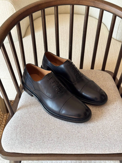 Dior loafer 

AAA quality

size: 40 to 46
590 dhs🇦🇪🇦🇪

Zain185
♥️♥️♥️