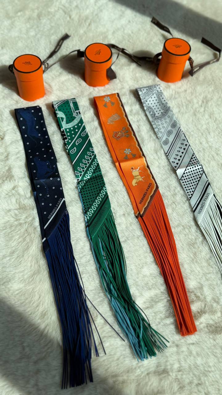 Hermes 🐎🧡

*Twilly Scarf* 
*With orginal packing*  🎁
230 dhs🌺
*VIP QUALITY*

Zain280
♥️♥️♥️