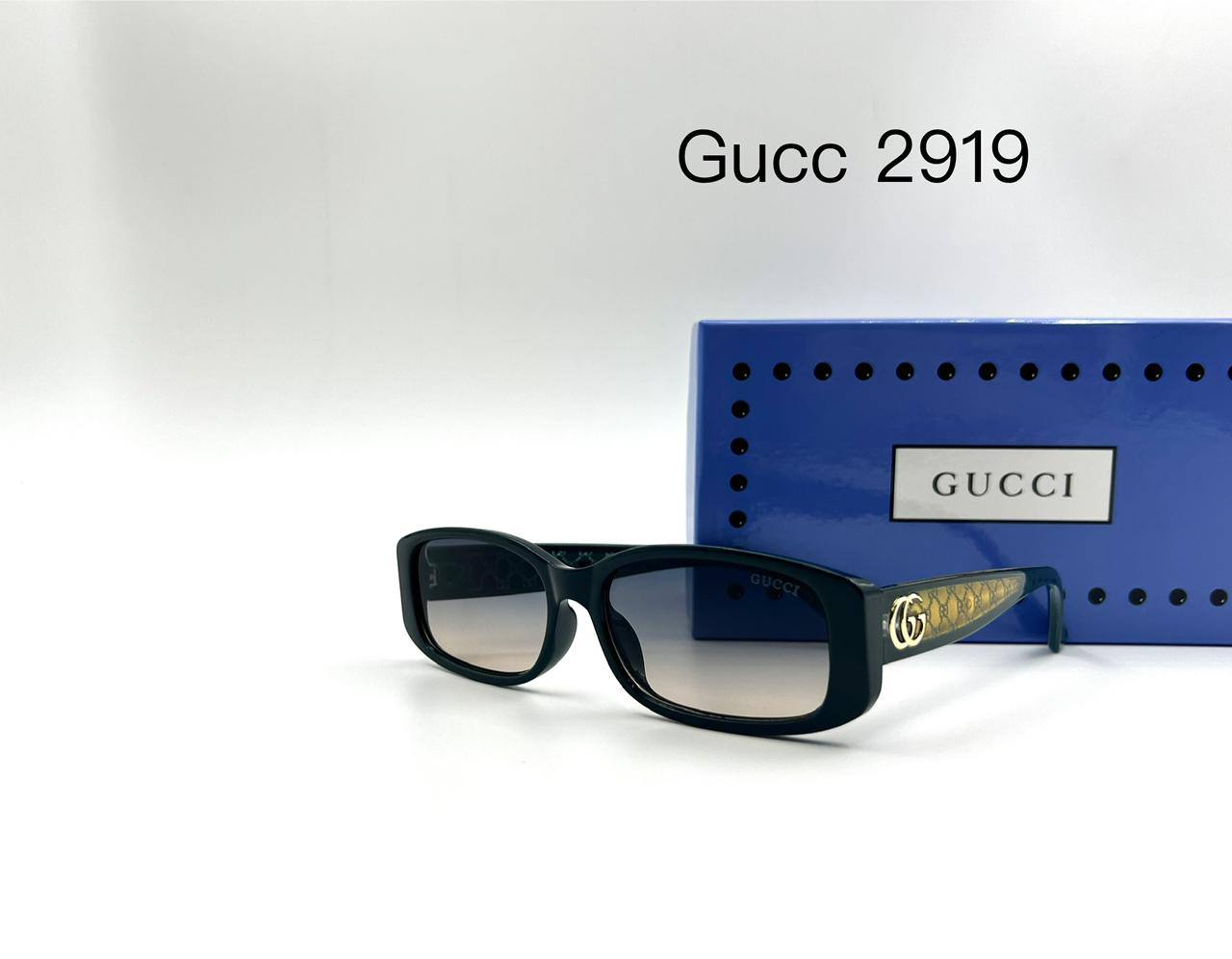 Gucci 💥*
Sunglasses 🕶️ 
good quality 💯
With master box 🗃️ 
50 dhs✅

Zain273
♥️♥️♥️