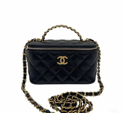 Chenel 
120 dhs✅
Size:18*9*12

with box
🎁🎁🎁

Zain07
♥️♥️♥️