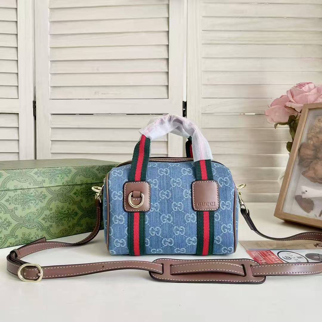 Gucci
High quality 
with box 
🎁🎁🎁

105 dhs🪙💕

Zain136
♥️♥️♥️
