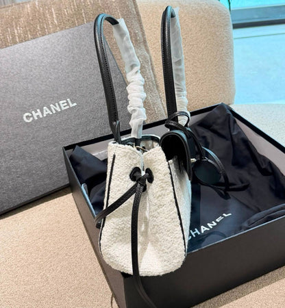 CHANEL 
COPY ONE 
220 dhs🇦🇪🇦🇪

Zain295
♥️♥️♥️
