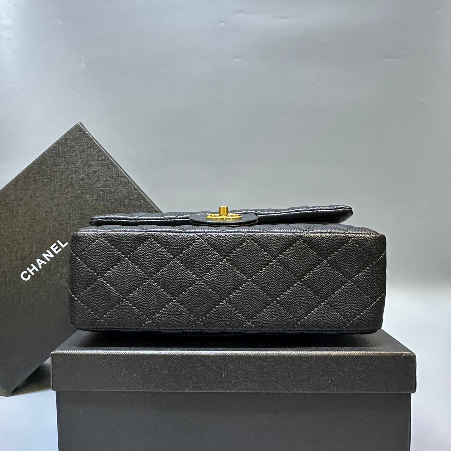 CHANEL
 GOOD QUALITY 
WITH BOX
125 dhs🇦🇪

Zain39
💓💓💓