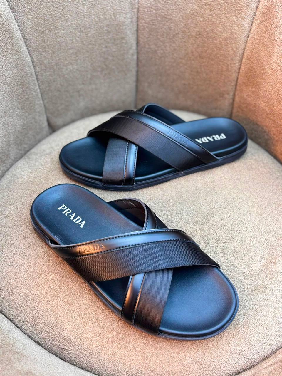 Prada
110 dhs🇦🇪🇦🇪
Size 40-45

Zain30
Zain55
♥️♥️♥️