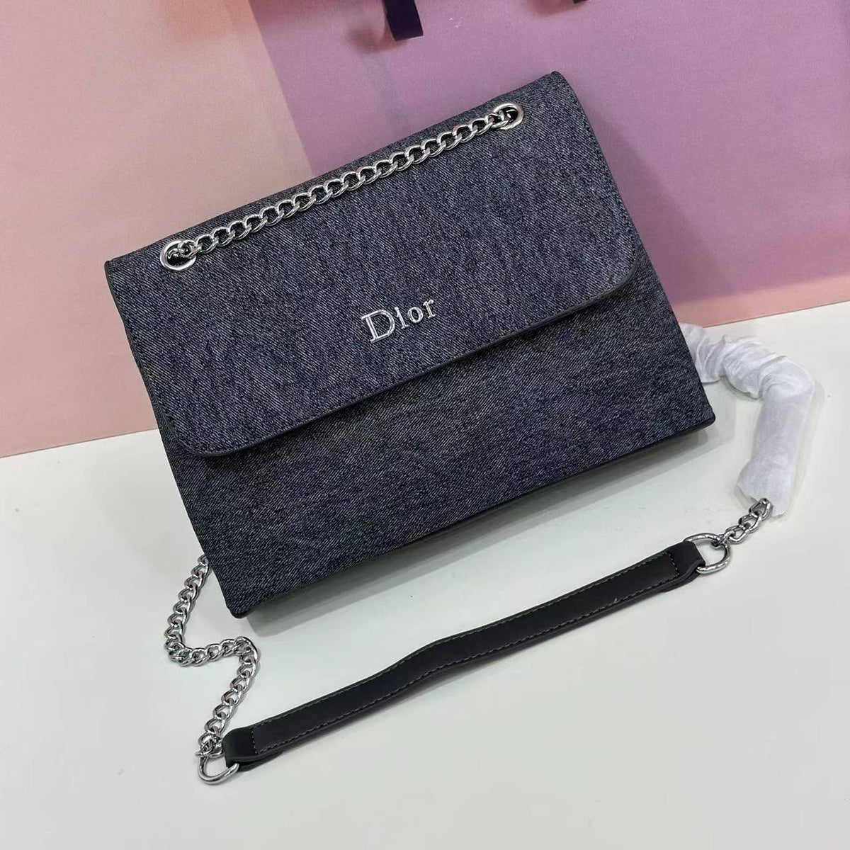 DIOR

best quality 
without box

100 dhs🇦🇪🇦🇪🇦🇪

size29CM

Zain290
♥️♥️♥️