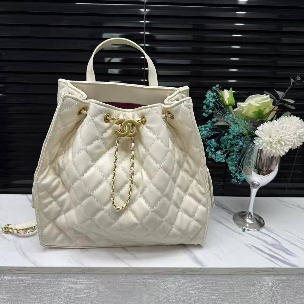 CHANEL 
BACKPACK 
GOOD QUALITY 
90 dhs✅

Zain39
♥️♥️♥️