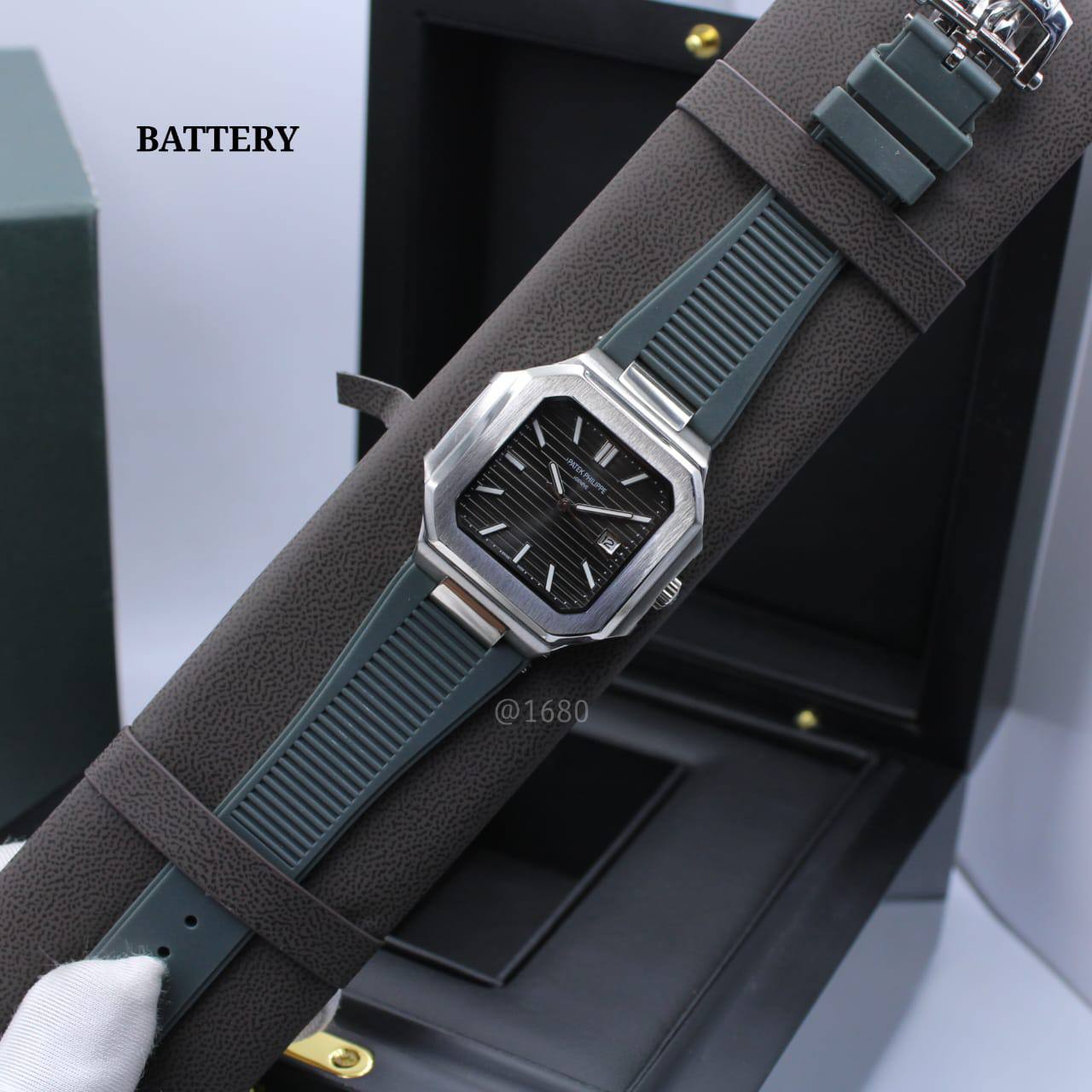 PATEK PHILIPPE
*CUBITUS*
*FOR MEN QUARTZ_______*🔥🔥
230 dhs✅

Zain304
♥️♥️♥️